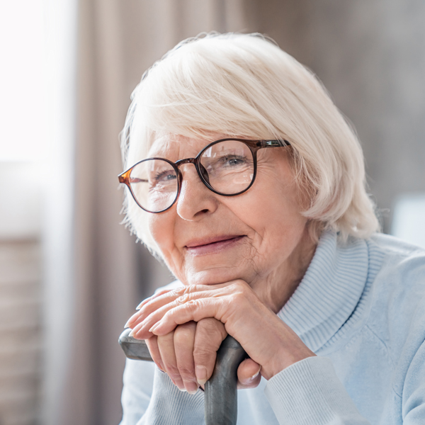 Selbstbestimmtes Leben im Alter, Pflegedienst und Tagespflege Pflegeprofis Koeppelle Seniorin ist zufrieden mit Ihrem Pflegedienst